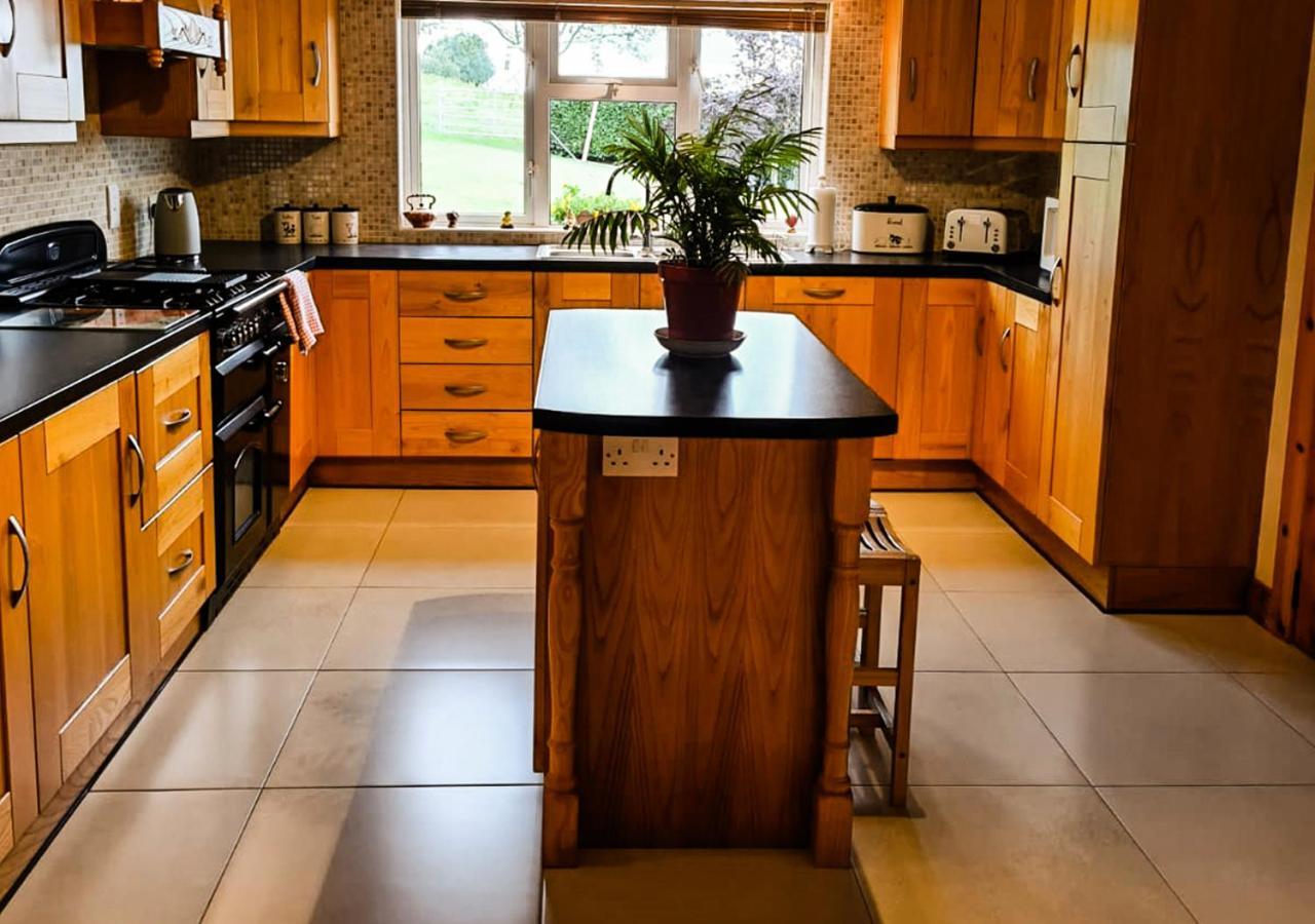 Moat Holiday Rental Lisnaskea Exterior photo